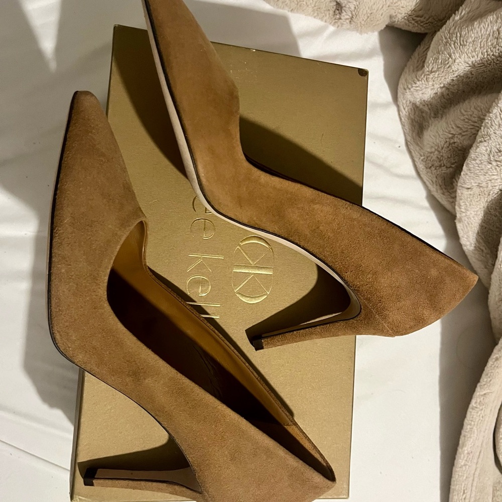 Women’s dee keller Camel Suede Pumps Size 39